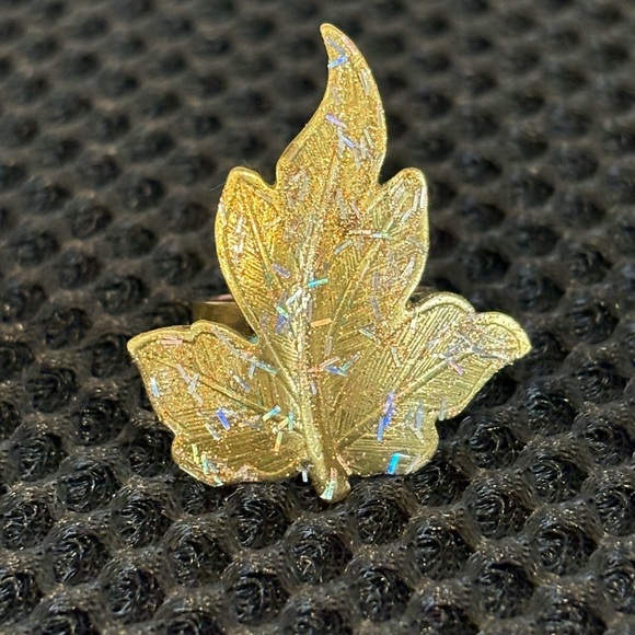 Vintage Bold Textured Maple Leaf
Cocktail Ring Unique Statement Piece Size 6 - Picture 4 of 9